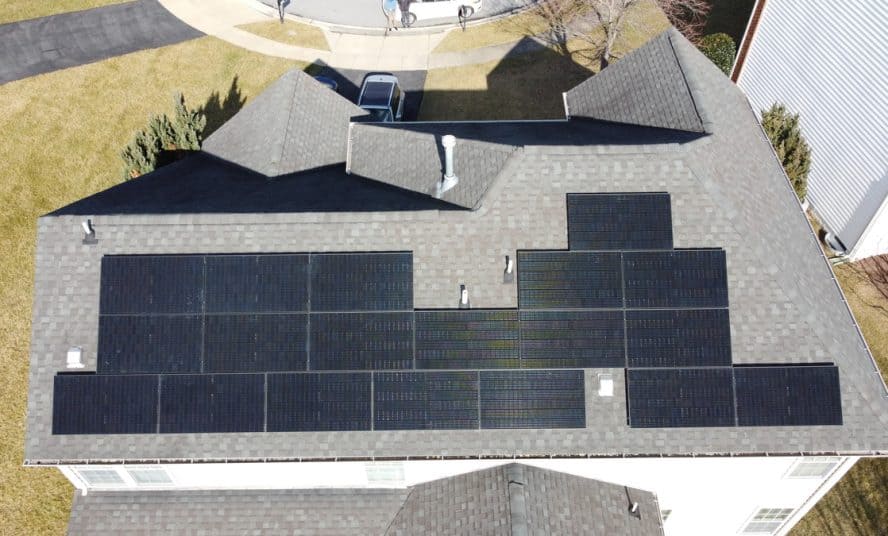 Best Methods to Clean Your Solar Panels at Home