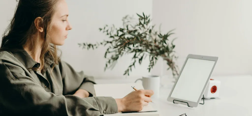 How to Optimize and Monitor Your Solar Panel Performance